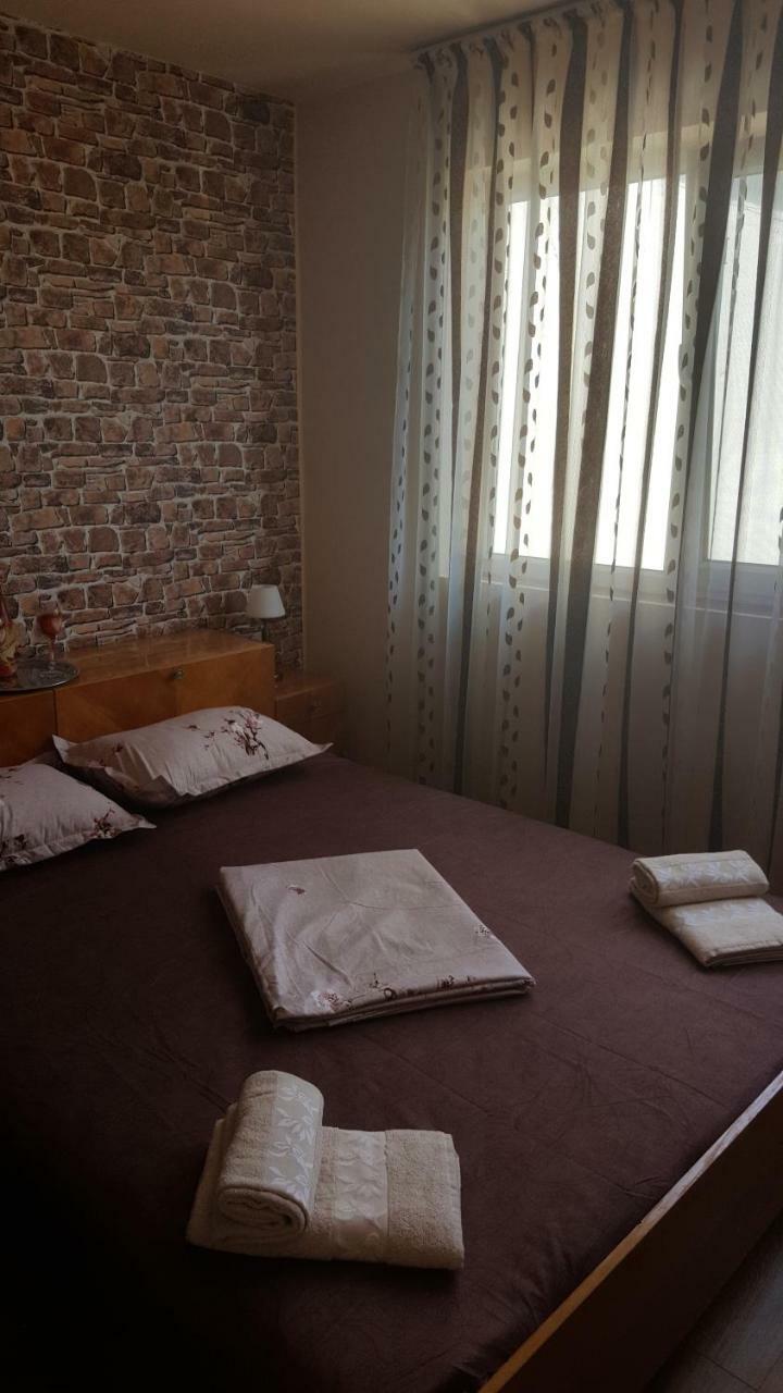 Appartement Apartament Victory à Orşova Extérieur photo